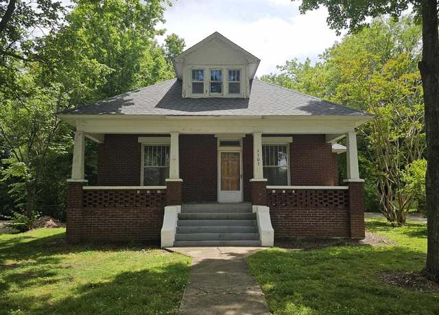 Property at 1103 Main St, Murray, KY 42071, 4 beds, 2.5 baths
