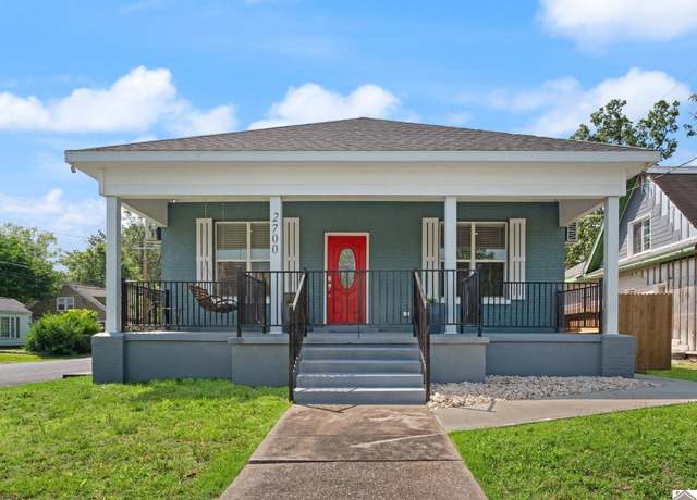Property at 2700 Washington St, Paducah, KY 42003, 3 beds, 3 baths