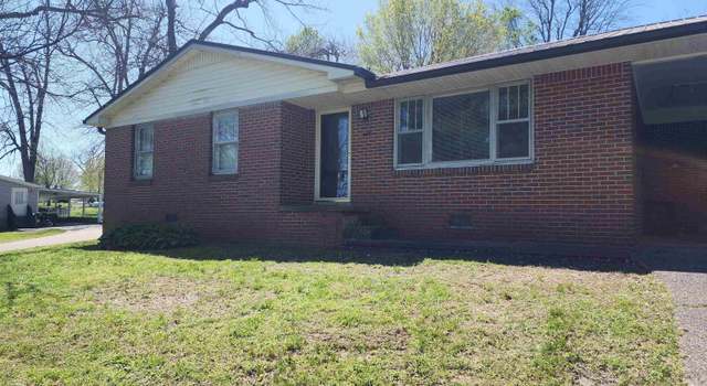 Photo of 408 Hopkins Dr, Clinton, KY 42031