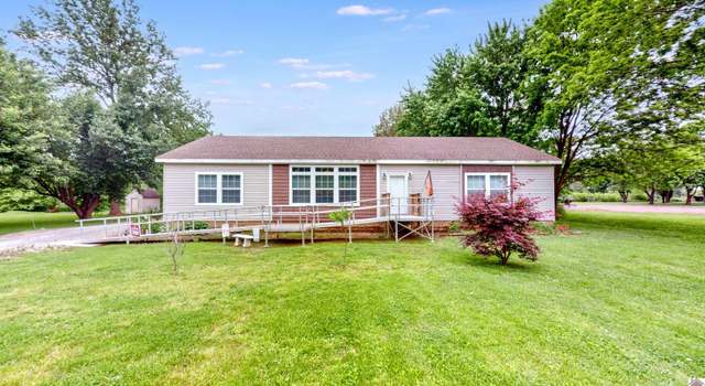 Photo of 9750 Crotzer Ln, West Paducah, KY 42086