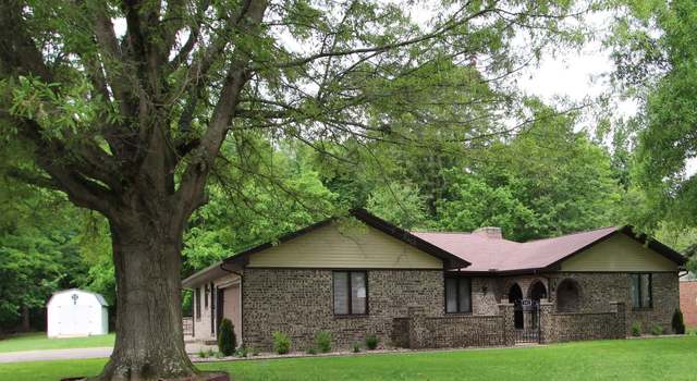 Photo of 501 Oakcrest Dr, Paducah, KY 42001