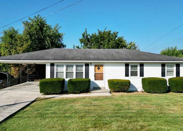Property at 1108 Gaston Ave, Columbia, KY 42728, 3 beds, 1.5 baths