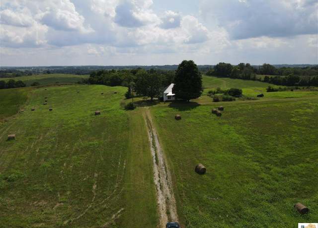 Property at 213 Coral Hill Halfway Rd, Glasgow, KY 42141, 3 beds, 1.5 baths