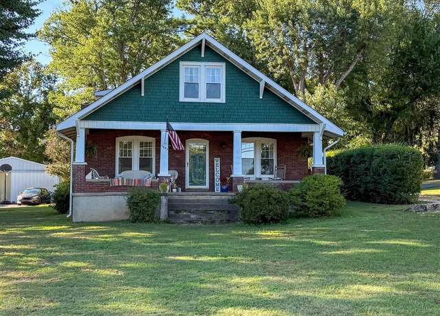 Property at 1501 S Green St, Glasgow, KY 42141, 4 beds, 2 baths