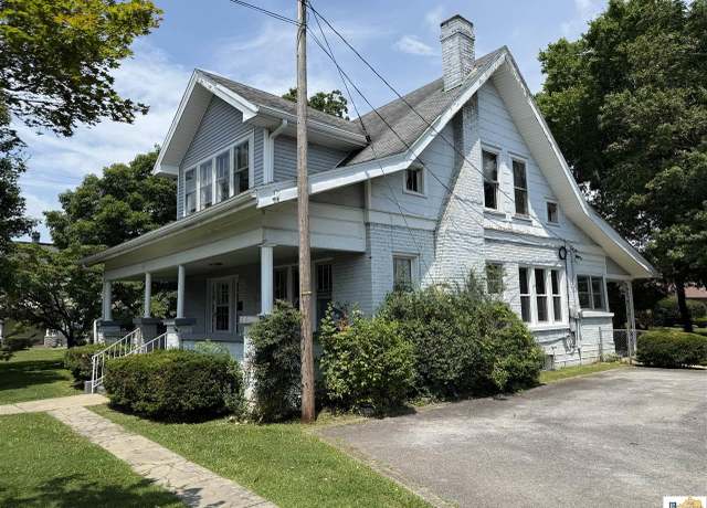 Property at 603 Jamestown St, Columbia, KY 42728, 3 beds, 2 baths