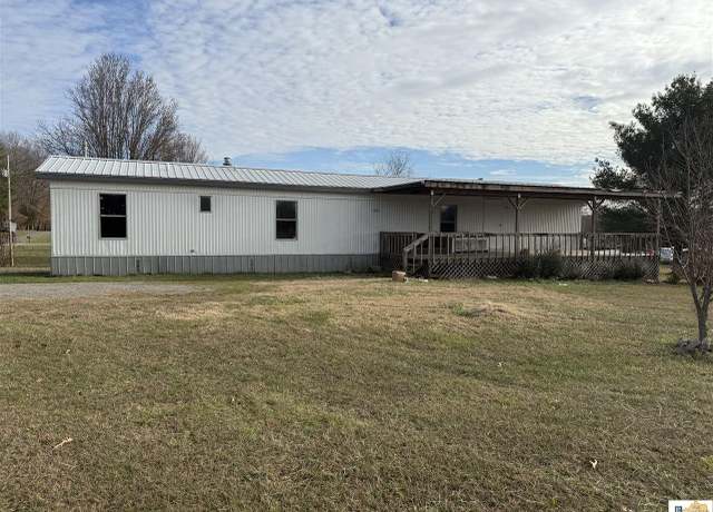 Property at 2292 Holmes Bend Rd, Columbia, KY 42728, 3 beds, 1 bath