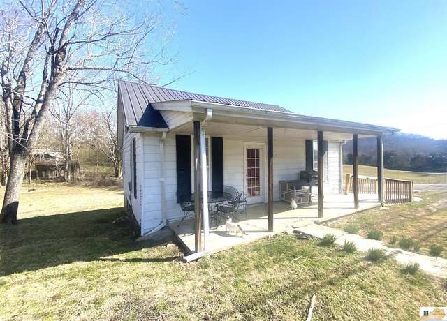 Property at 1001 E Lake Ave, Celina, TN 38551, 3 beds, 1 bath