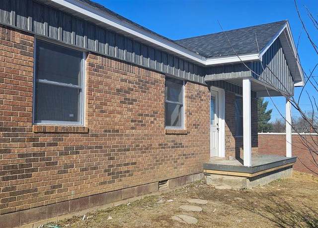 Property at 311 W Smith St, Burkesville, KY 42717, 3 beds, 1 bath