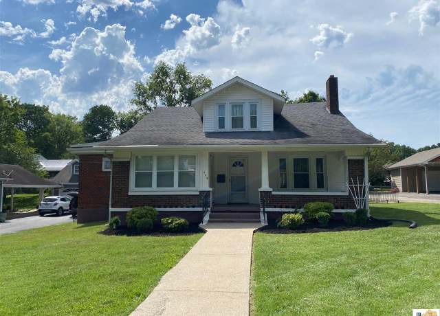 Property at 405 N Race St, Glasgow, KY 42141, 4 beds, 2.5 baths
