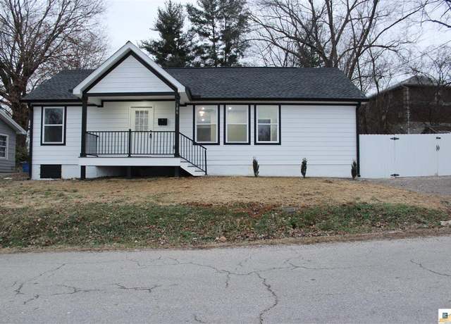 Property at 106 Rachel Ct, Glasgow, KY 42141, 3 beds, 2 baths