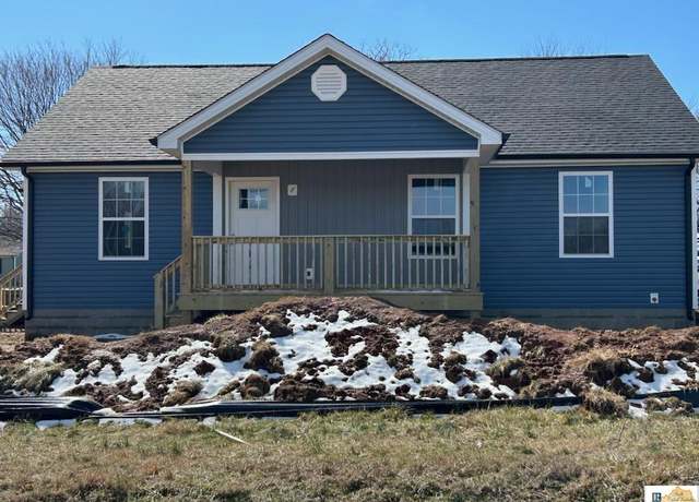 Property at 279 First St, Horse Cave, KY 42749, 3 beds, 2 baths