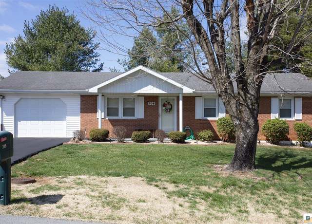 Property at 208 Center St, Columbia, KY 42728, 2 beds, 2 baths