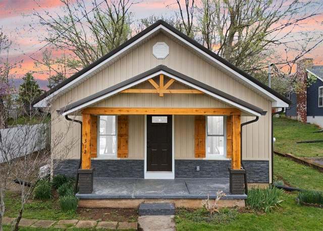 Property at 312 N West St, Munfordville, KY 42765, 2 beds, 1 bath