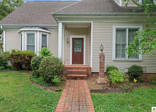 Property at 807 S Green St, Glasgow, KY 42141, 4 beds, 3 baths