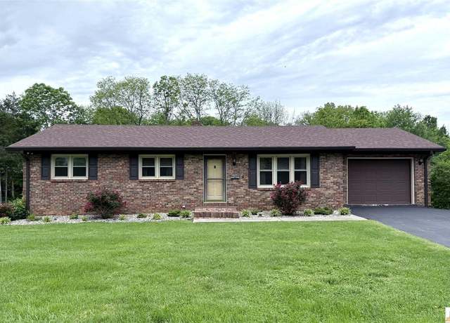 Property at 206 Marshall St, Columbia, KY 42728, 3 beds, 1.5 baths