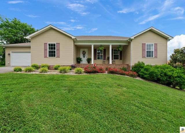 Property at 142 Bishop Ln, Glasgow, KY 42141, 4 beds, 3 baths