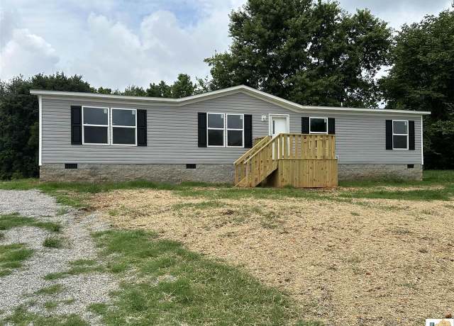 Property at 5601 Summer Shade Rd, Beaumont, KY 42124, 4 beds, 2 baths