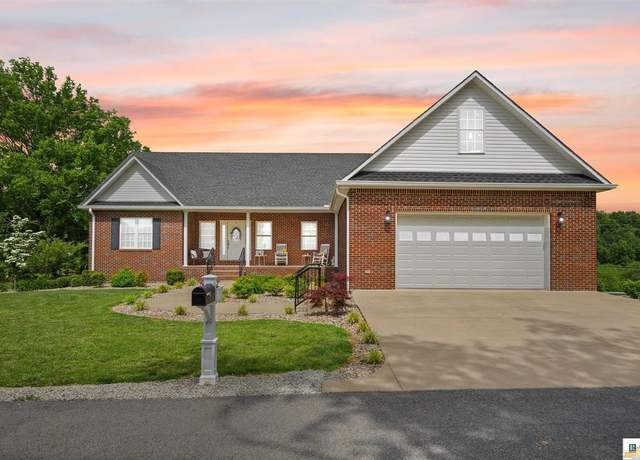 Property at 89 Village Dr, Columbia, KY 42728, 3 beds, 2.5 baths