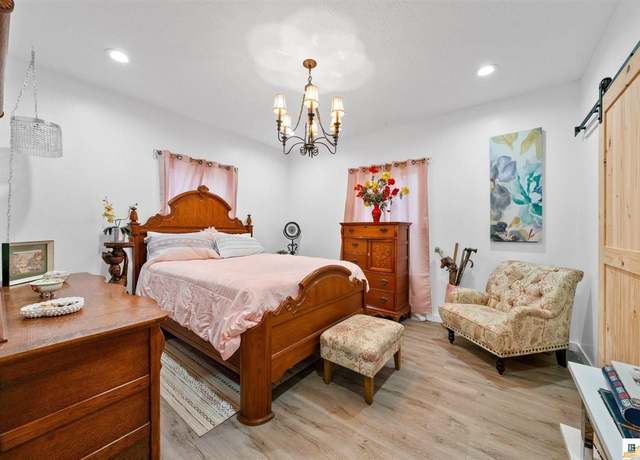Property at 195 Manor House Rd, Glasgow, KY 42141, 2 beds, 1 bath