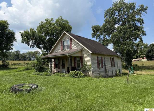 Property at 946 Montpelier Rd, Columbia, KY 42728, 2 beds, 1 bath