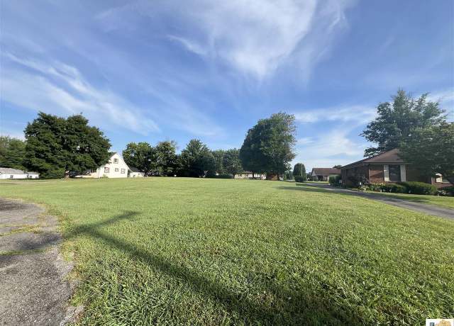 Property at 911 Columbia Ave, Glasgow, KY 42141