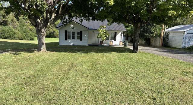 Photo of 608 Monroe Dr, Tompkinsville, KY 42167