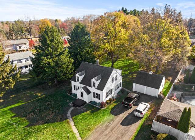 Property at 4 Country Club Estates Ests, Catskill, NY 12414, 4 beds, 2 baths