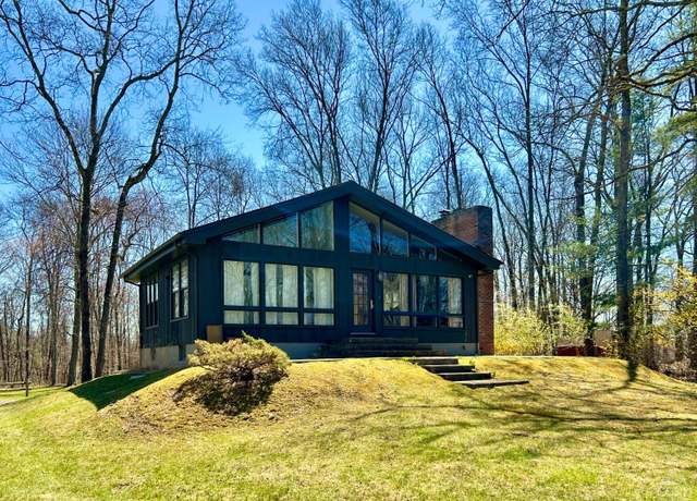 Property at 160 Rutsonville Rd, Shawangunk, NY 12589, 2 beds, 1 bath