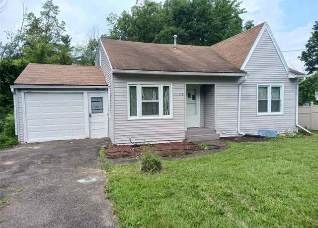 Property at 712 Pickwick Dr, Vestal, NY 13850, 4 beds, 2 baths