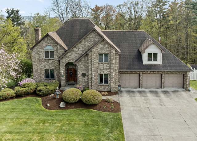 Property at 2656 Clearview Dr, Endicott, NY 13760, 4 beds, 3.5 baths