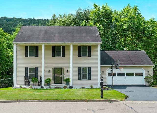 Property at 1249 Domenica Dr, Endicott, NY 13760, 4 beds, 2.5 baths