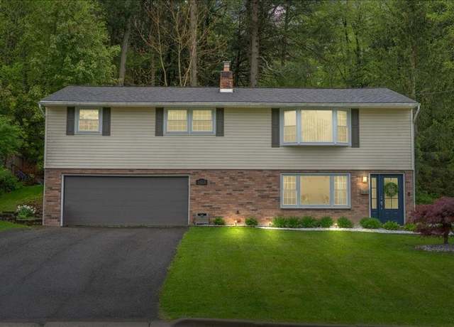 Property at 3828 Pembrooke Ln, Vestal, NY 13850, 3 beds, 1.5 baths