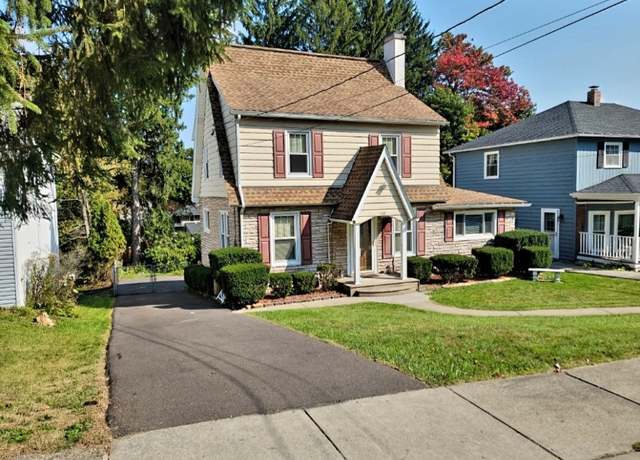 Property at 128 Iris Dr, Dickinson, NY 13905, 3 beds, 1.5 baths