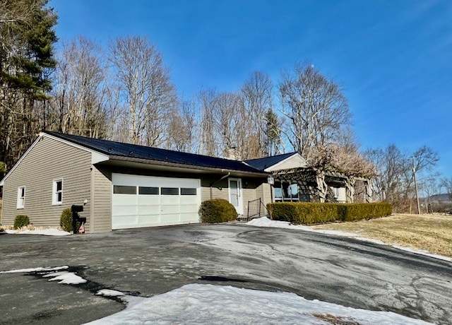 Property at 153 Glenmary Dr, Owego, NY 13827, 3 beds, 2 baths