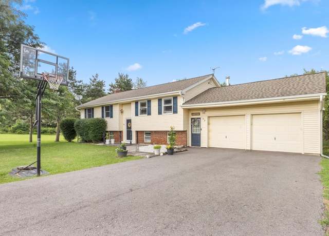 Property at 32 Richard Rd, Binghamton, NY 13901, 4 beds, 2 baths
