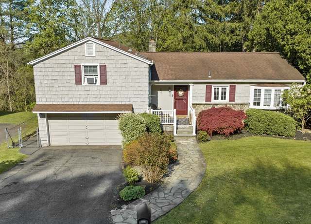 Property at 3 Lawson Ct, Binghamton, NY 13905, 3 beds, 1.5 baths