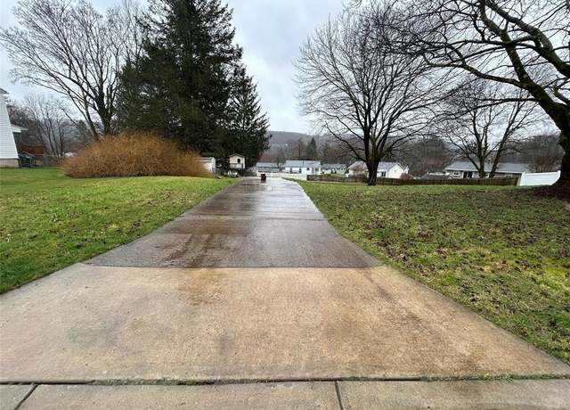Property at 1456 Sandra Dr, Endicott, NY 13760