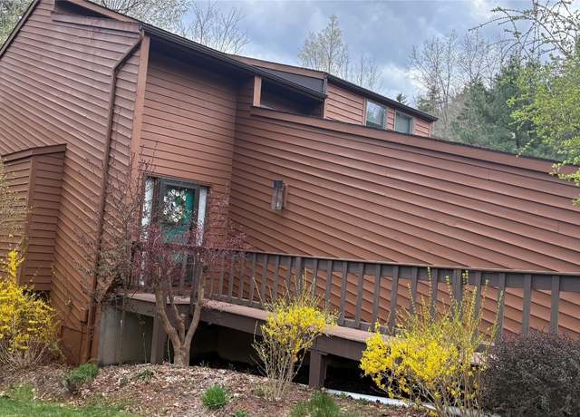 Property at 215 Old Pennsylvania Ave, Binghamton, NY 13903, 3 beds, 2.5 baths