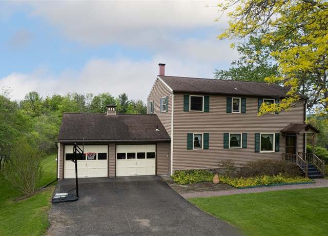 Property at 62 Palmer Rd, Binghamton, NY 13901, 4 beds, 1.5 baths