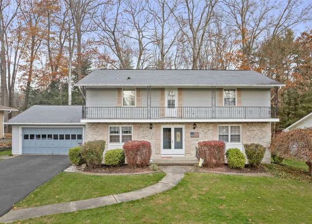 Property at 240 Ridgefield Rd, Endicott, NY 13760, 4 beds, 3.5 baths
