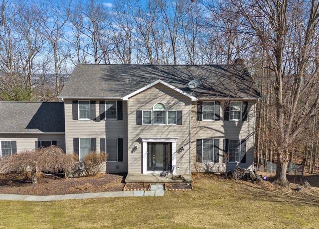 Property at 2501 Foxwood Ln, Vestal, NY 13850, 4 beds, 3.5 baths