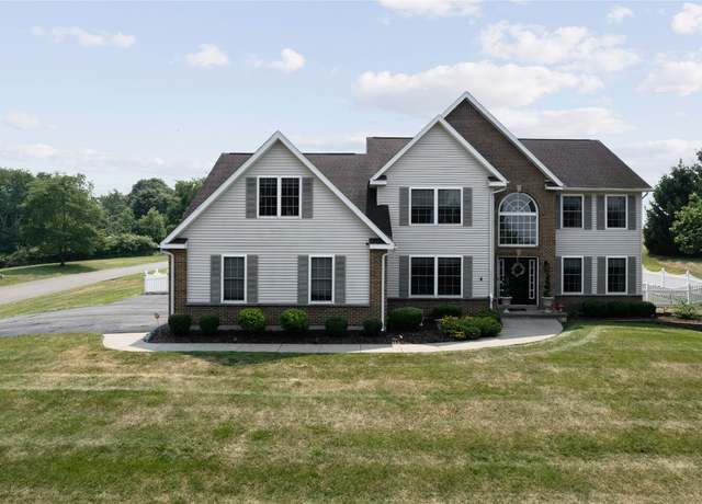 Property at 26 Timberland Dr, Binghamton, NY 13903, 4 beds, 3.5 baths
