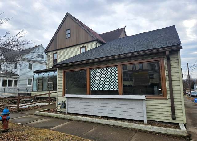 Property at 27 Downs Ave, Binghamton, NY 13905, 3 beds, 2.5 baths