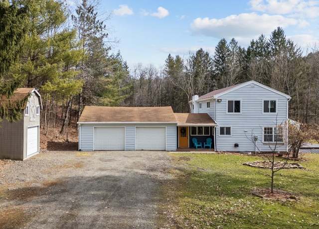 Property at 49 Canfield Rd, Binghamton, NY 13904, 3 beds, 1.5 baths