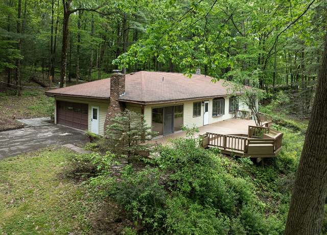 Property at 75 Noyes Rd, Vestal, NY 13850, 4 beds, 3.5 baths