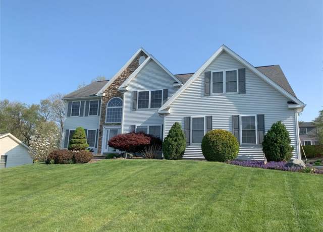 Property at 1161 Sapphire Dr, Endicott, NY 13760, 5 beds, 3.5 baths