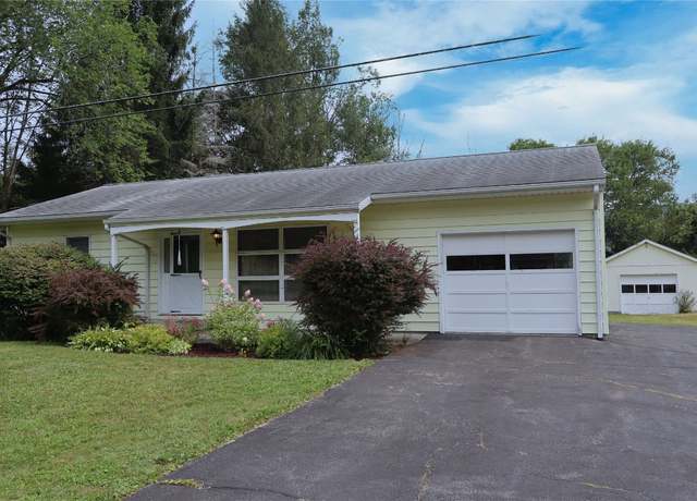 Property at 156 Maple Dr, Endicott, NY 13760, 2 beds, 1.5 baths
