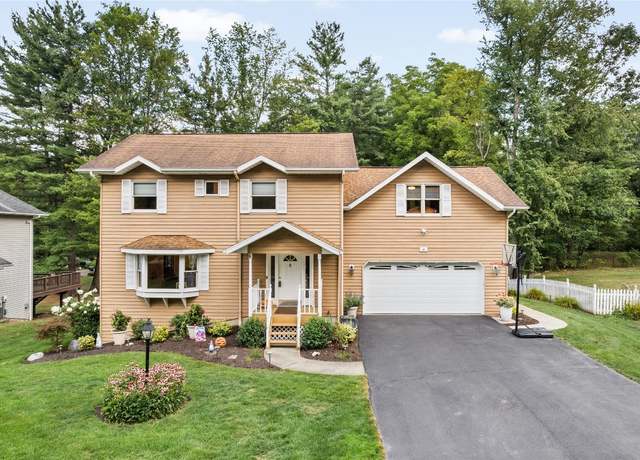 Property at 41 Maryvale Dr, Apalachin, NY 13732, 5 beds, 3.5 baths