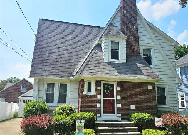Property at 57 Crestmont Rd, Binghamton, NY 13905, 3 beds, 1.5 baths