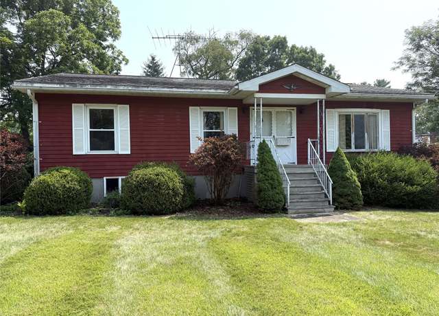 Property at 8 Banford Rd, Binghamton, NY 13901, 3 beds, 2 baths